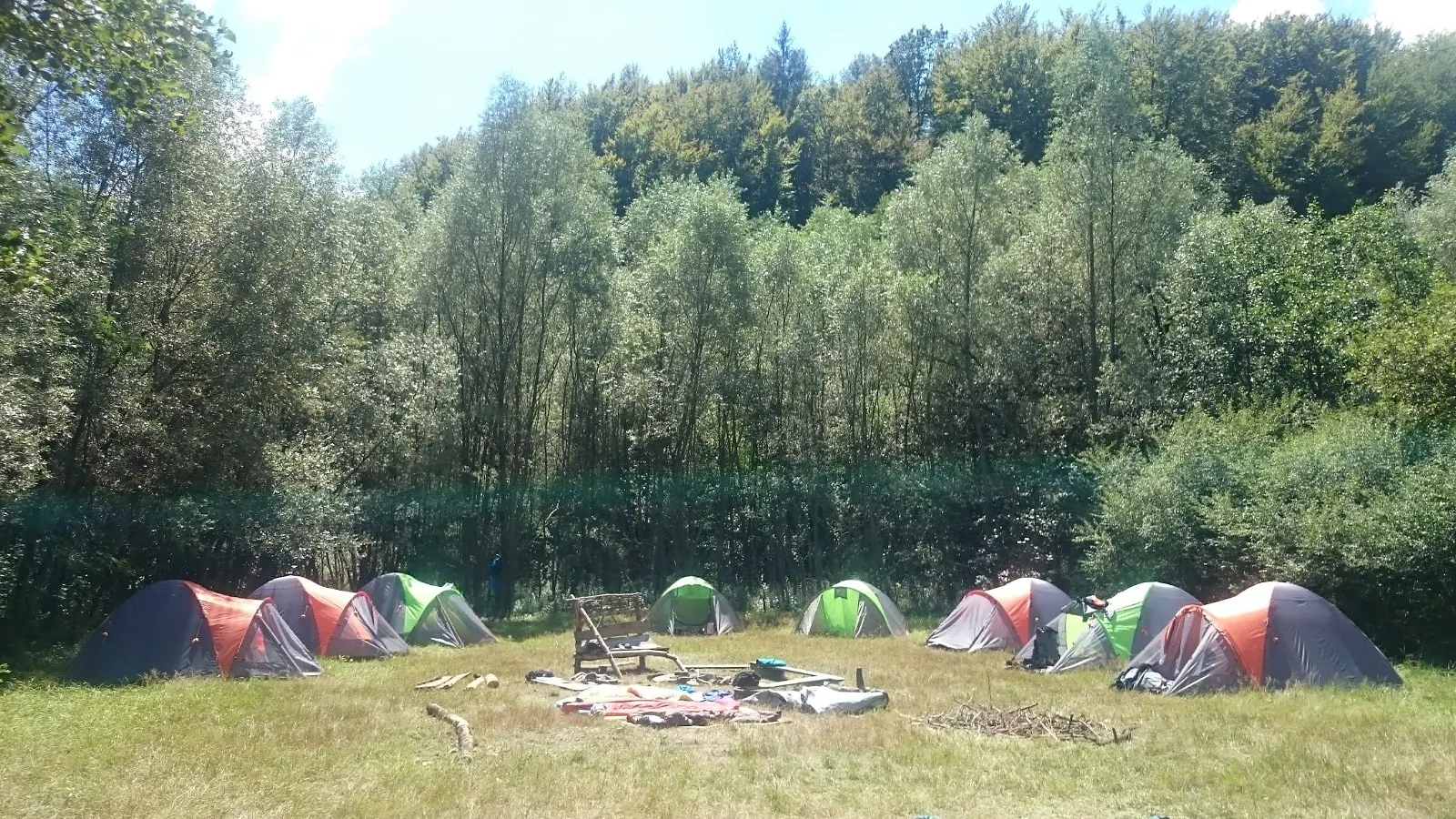 Taborni prostor Black Raven v naravi